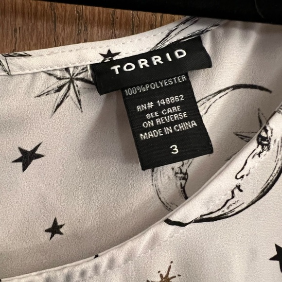 Torrid Moon and Stars Celestial Blouse - Picture 2 of 6